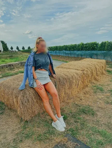 Carina, 38