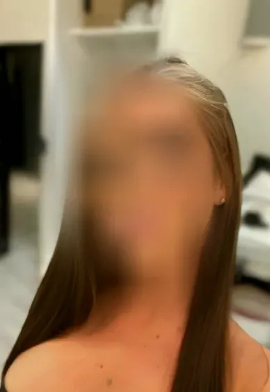 Chiara, 28
