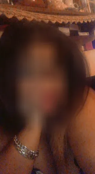 Christina, 29