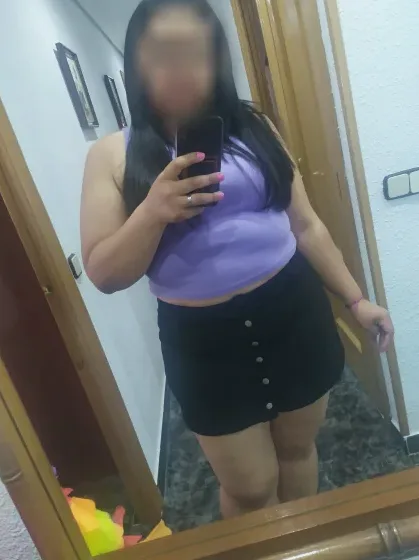Emilia, 34