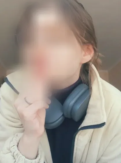 Isabell, 19