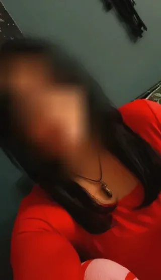 Lilly, 30