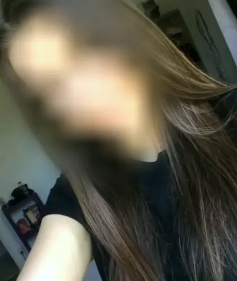 Nina, 28
