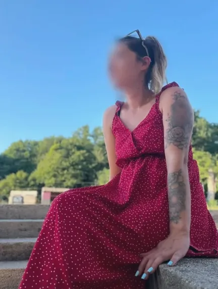 Nora, 34