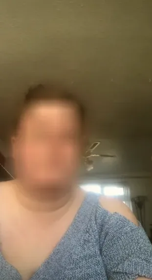Pia, 28